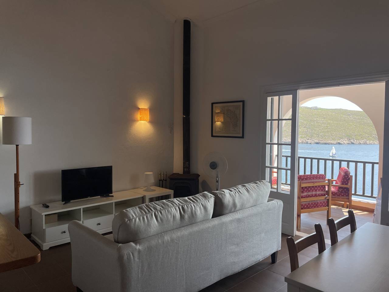 Apartamento entero, Apartamento de vacaciones para 5 personas con terraza in Fornells, Es Mercadal