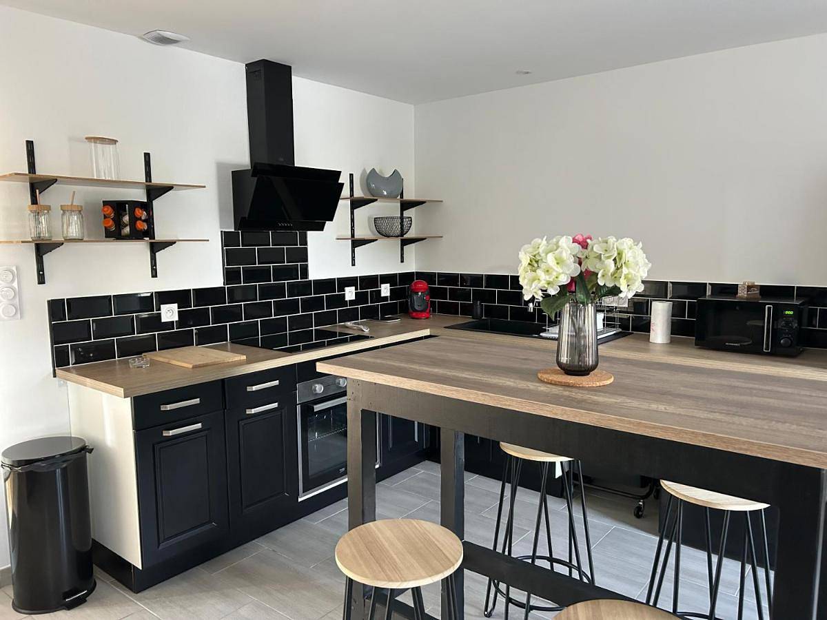 Appartement entier, One-Bedroom Apartment in Digoin, Région de Charolles