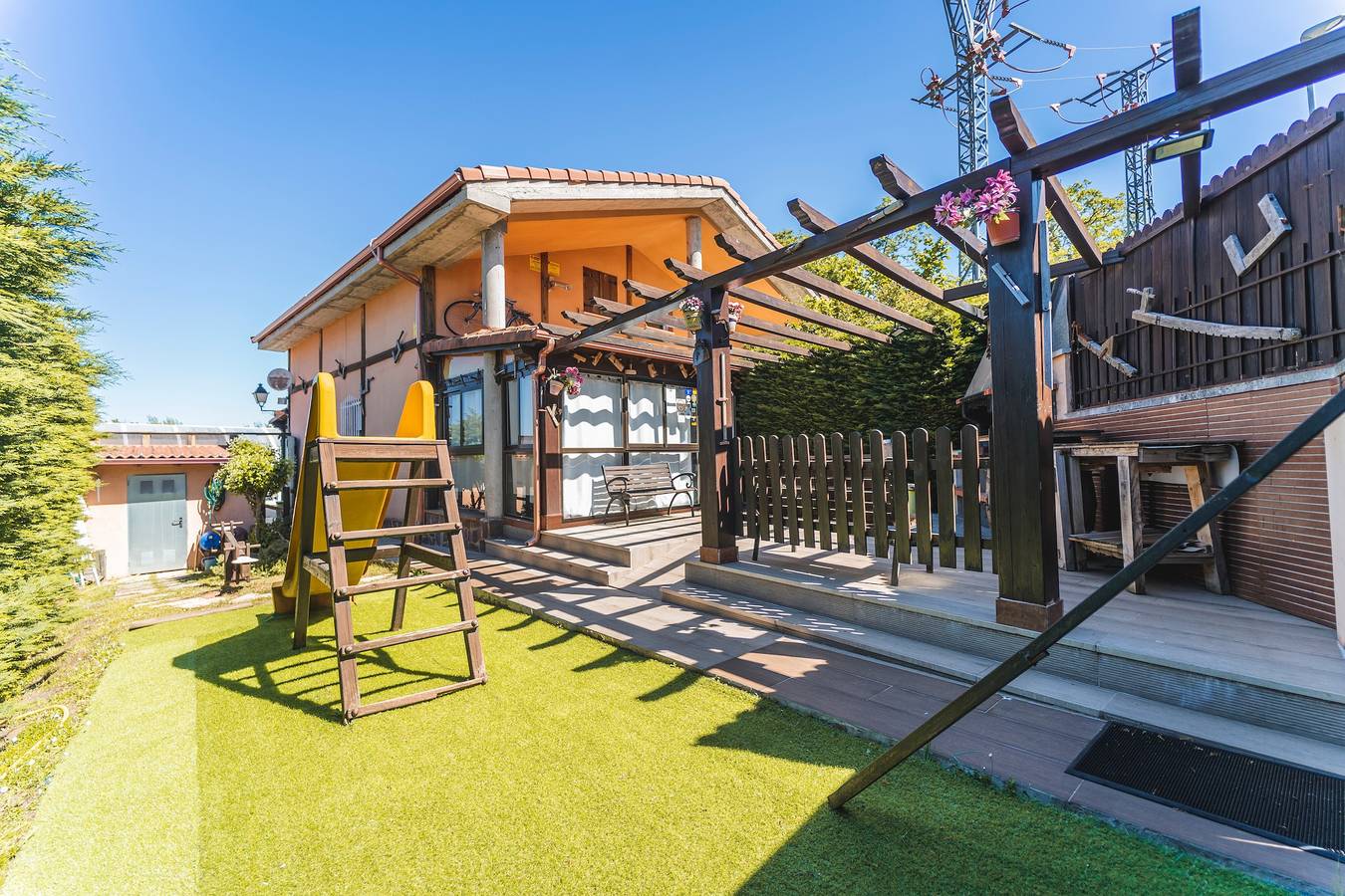 Ganze Wohnung, Ferienwohnung 'Valle De Juarros' mit privatem Pool, Garten und Wlan in San Adrián de Juarros, Burgos Provinz