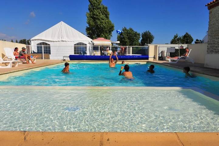 Chalet pour 4 personnes, avec bassin pour enfant
