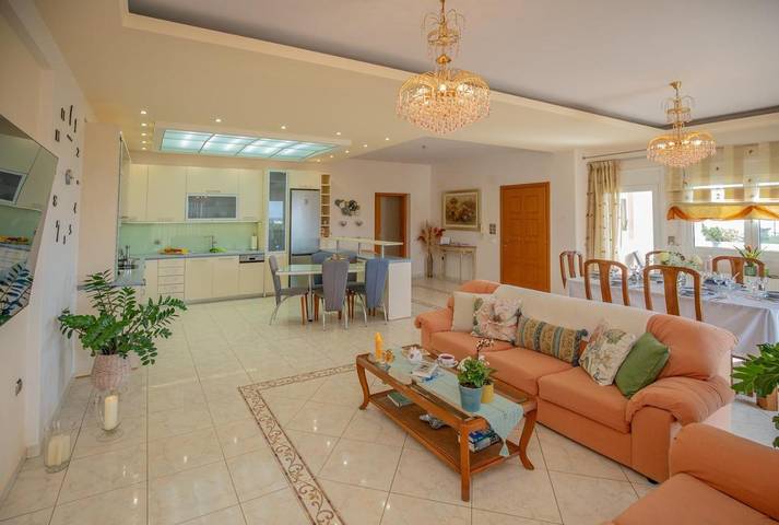 Location de vacances pour 6 personnes, avec vue ainsi que sauna et jardin dans Ierápetra - 2