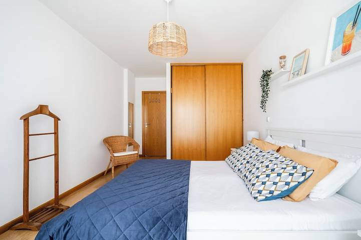 Ganze Wohnung, In the centre of Olhão, Parking, Pool, BBQ, A/C, 3 min walk from the Pier in Olhão, Parque Natural da Ria Formosa