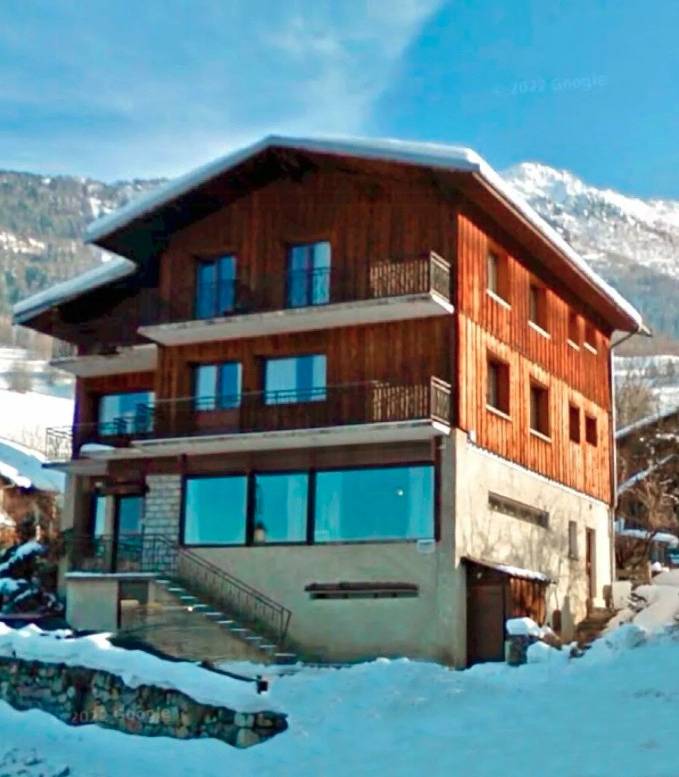 Location de vacances pour 23 personnes, avec jardin ainsi que terrasse et sauna dans Doucy-Combelouvière - 3