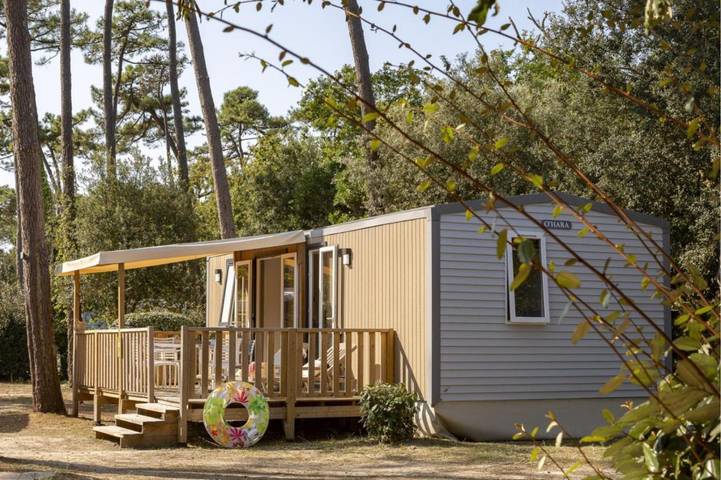 Camping pour 6 personnes, avec piscine et jardin