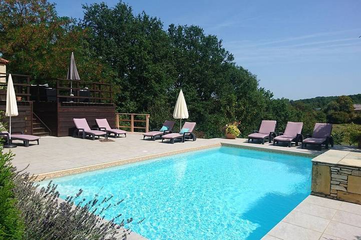 Agriturismo pour 8 personnes, avec jacuzzi ainsi que jardin et terrasse