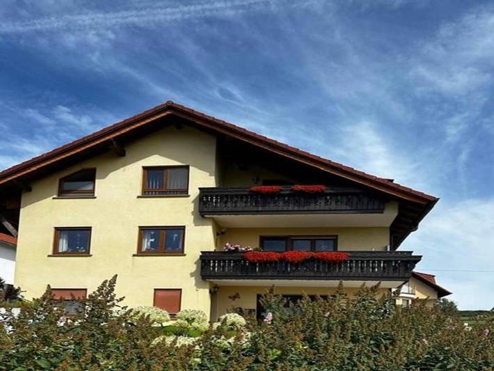 Ferienwohnung für 4 Personen, mit Balkon und Pool in Poppenhausen