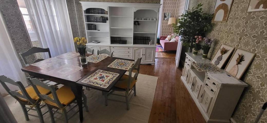 Apartamento para 10 personas, con vistas y balcón, Familias con niños en La Moraña