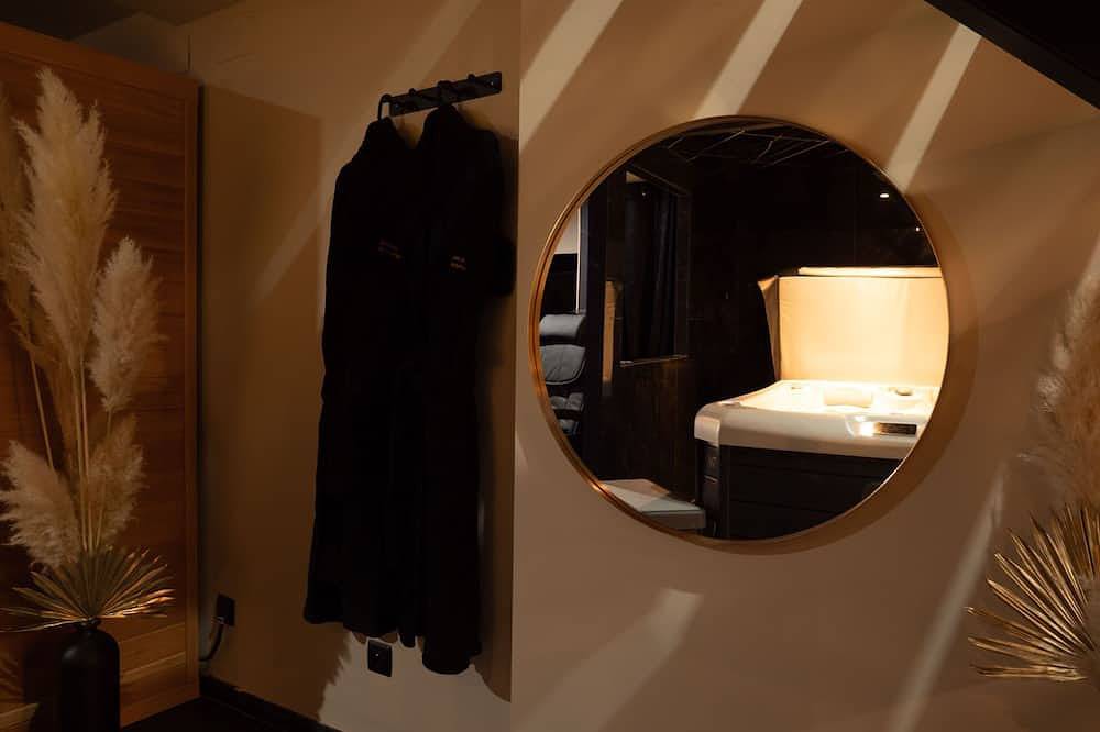 Ganze Wohnung, Douceur du Charme - Love Room Chic et Luxueuse à Charmes in Charmes, Épinal und Umgebung