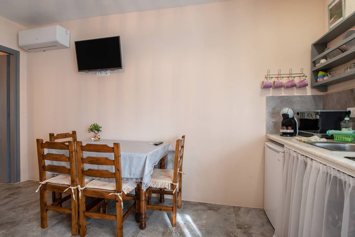 Entire apartment, Apartment 'Studios Kapsali 3' with Sea View, Wi-Fi and Air Conditioning in Galini, Cyclades