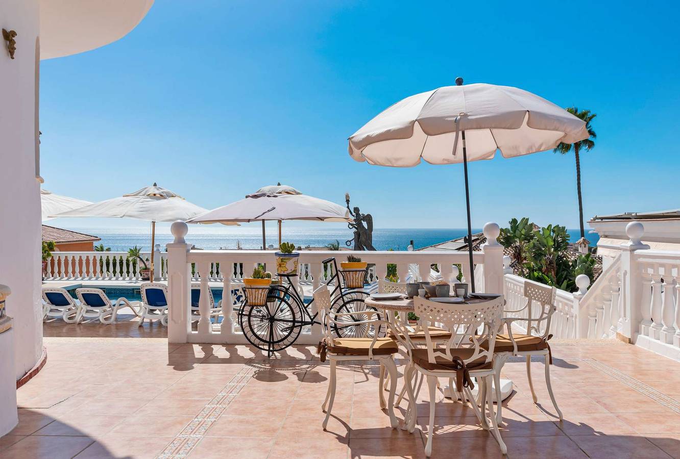Villa voor 15 personen met tuin in La Cala de Mijas, Mijas
