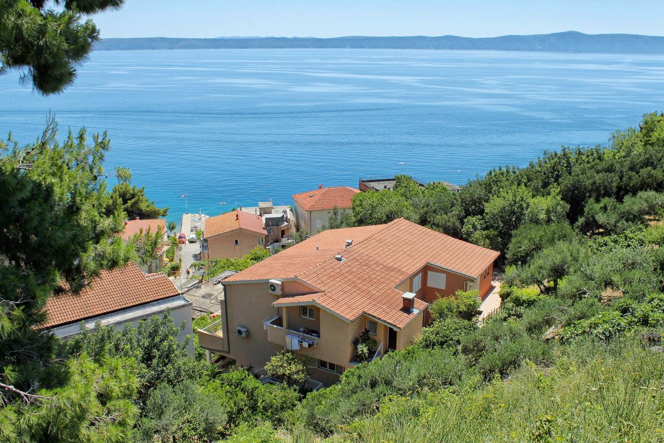 Cały apartament, Jednopokojowy apartament z tarasem i widokiem na morze Podgora, Makarska -a in Podgora, Riwiera Makarska