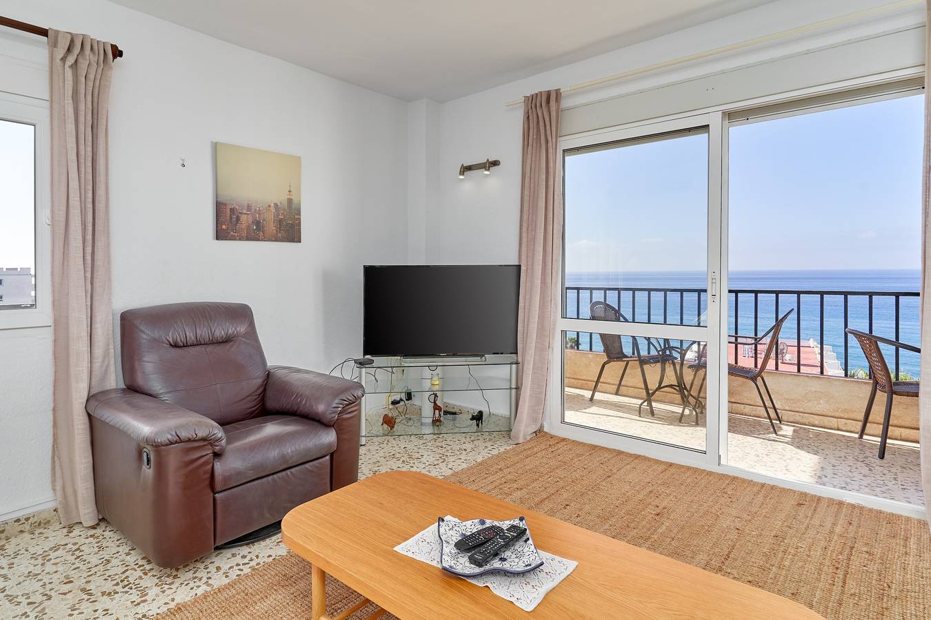 Entire apartment, "Apartment with Stunning Views" with Sea View and Wi-Fi in Nerja Centre, Nerja