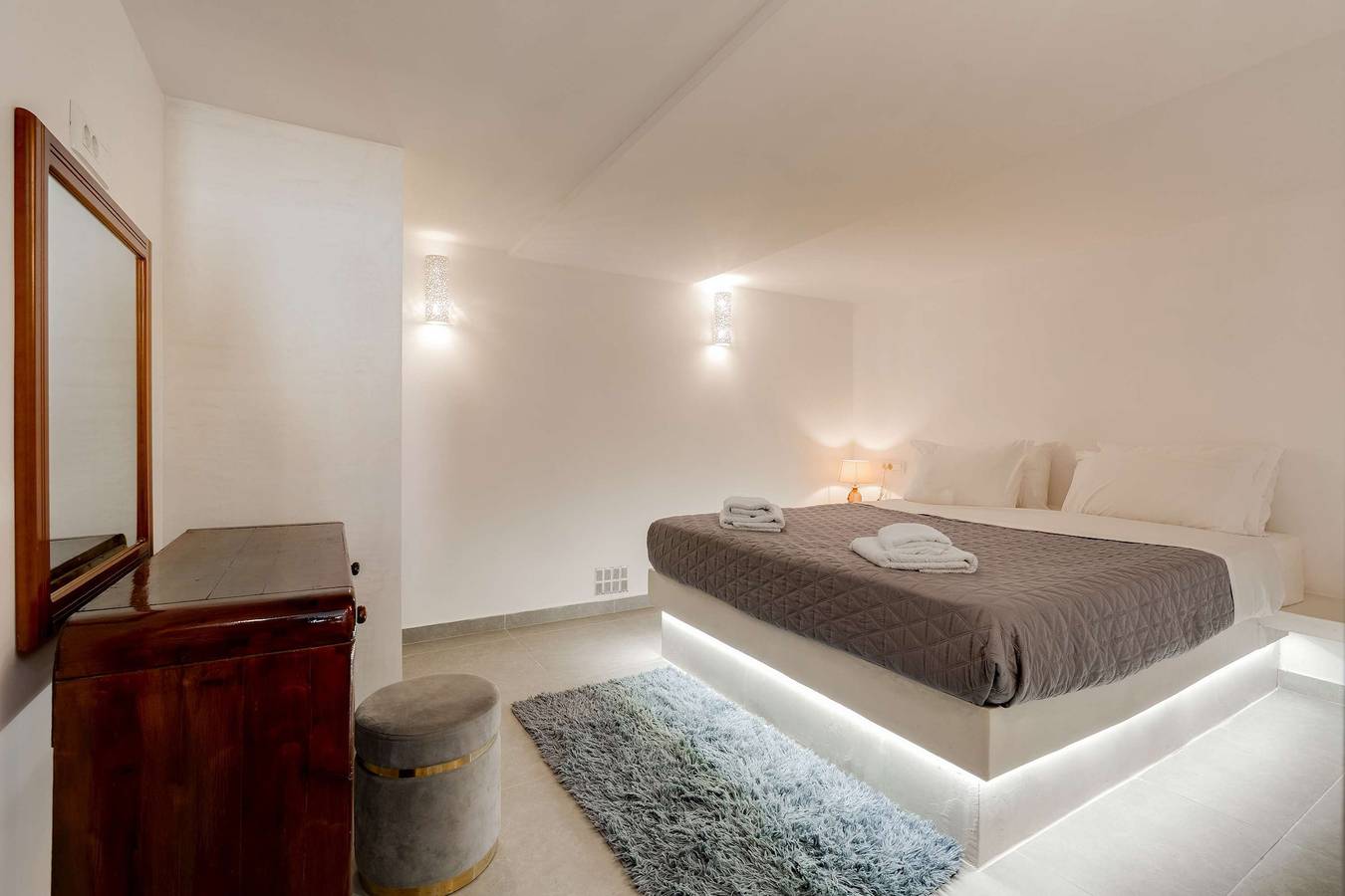 Appartement entier, Authentic White 2Bd Flat Home in Emporio Santorini in Emporio, Santorin