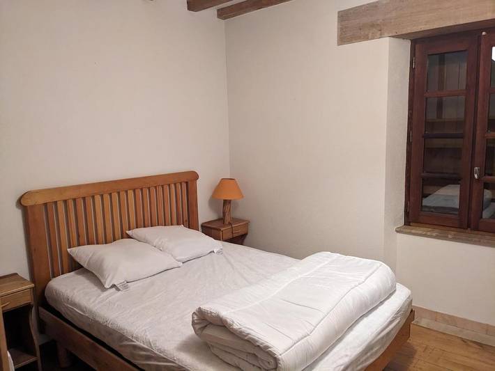 Location de vacances pour 6 personnes, avec vue ainsi que jardin et terrasse à Lacrouzette - 3