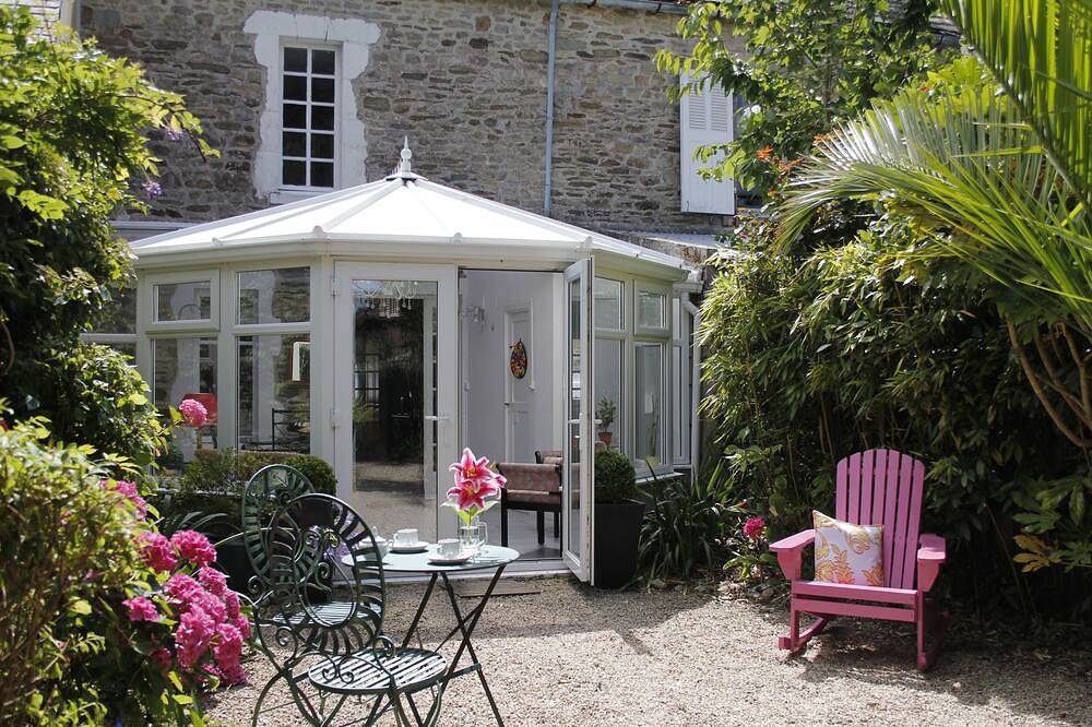 Ferienhaus auf der Halbinsel Cotentin mit exotischem Garten, sehr nah am Meer in Saint-Vaast-la-Hougue, Cherbourg und Umgebung