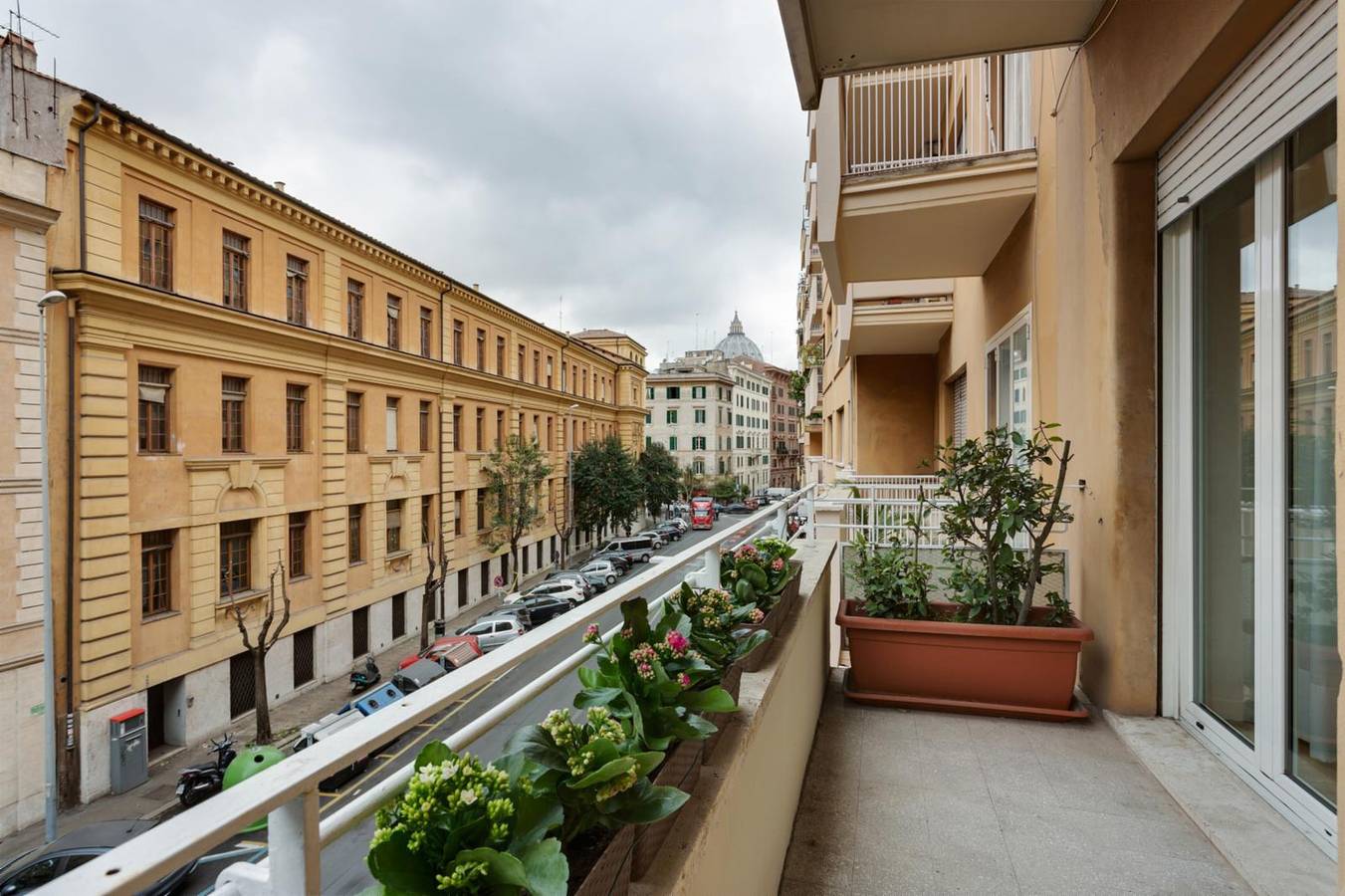 Entire apartment, Vatican City Apartment with Parking and WiFi in Vatican, Rome Province
