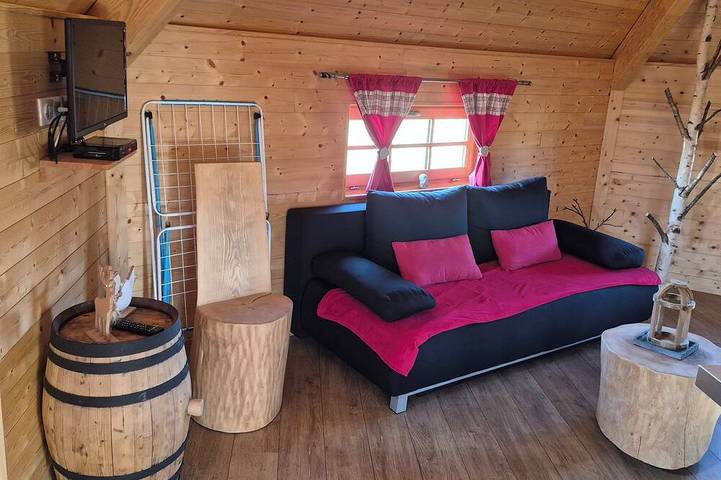 Chalet pour 4 personnes, avec Terrasse ainsi que Jardin et Sauna dans le Cantal - 4