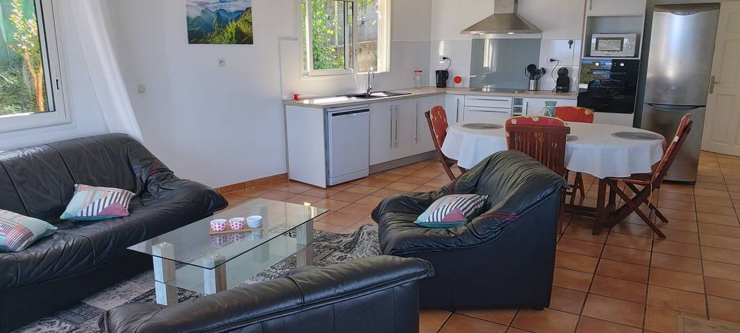 Gîte pour 4 personnes, avec terrasse et jardin à L'Étang-Salé - 4