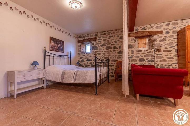 Location de vacances pour 2 personnes, avec jardin à Bagnols - 2