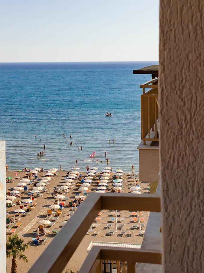Appart’hôtel pour 6 personnes, avec Balcon ainsi que Terrasse et Vue dans Lezhë