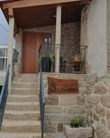 Gîte pour 4 personnes, avec balcon et vue dans Castro Daire