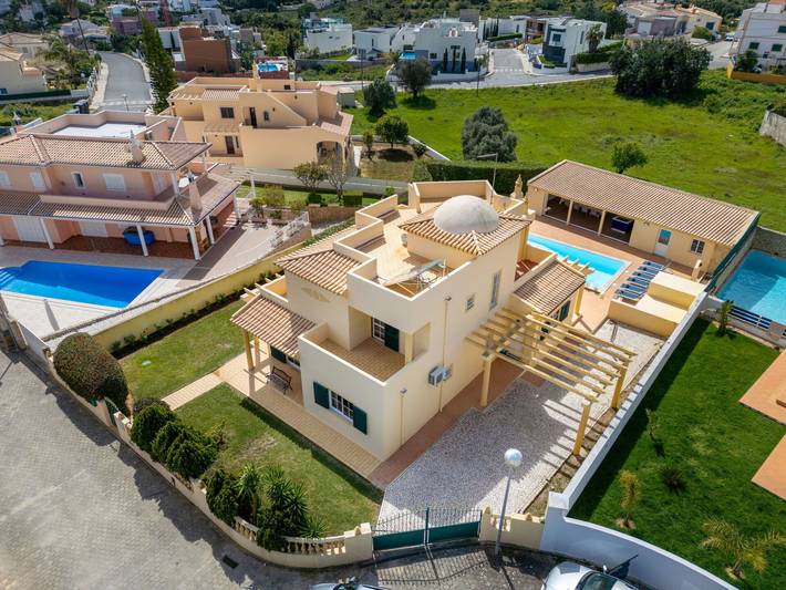 Villa voor 12 personen, met tuin in Armação de Pera