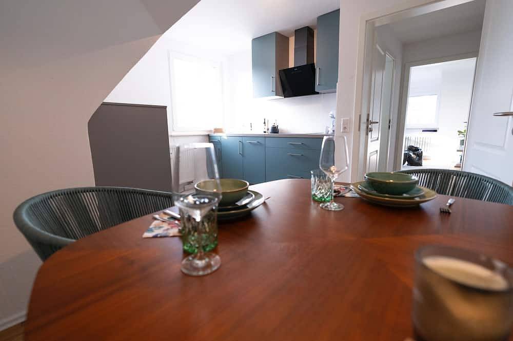 Ganze Wohnung, Meerjungfrau: stilvolle 2-Zimmerwohnung, zentral, Küche, Bad, Wohn-/Schlafzimmer in Ulm, Schwaben