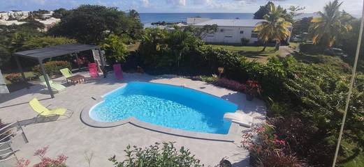 Gîte pour 7 personnes, avec jardin ainsi que piscine et vue dans Plage de Saint-Félix