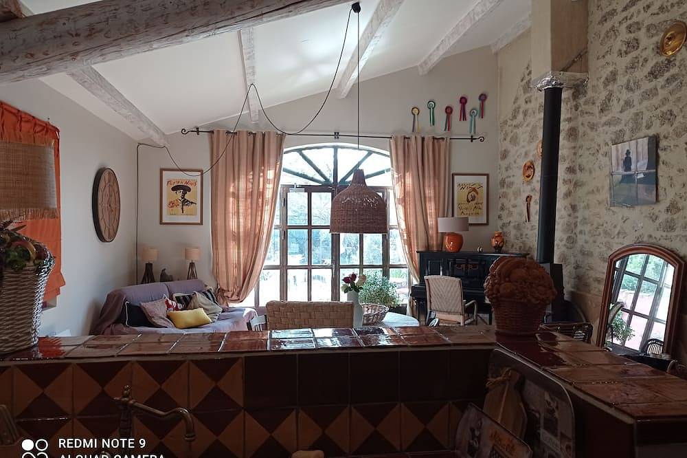 Shed renovated with charm, swimming pool and bucolic garden at the foot of the Luberon in Cheval-Blanc, Parc naturel régional du Luberon