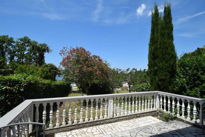Gîte pour 4 personnes, avec terrasse dans Krk - 2