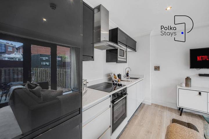 Gîte pour 2 personnes, avec jardin et jacuzzi à Chester - 4