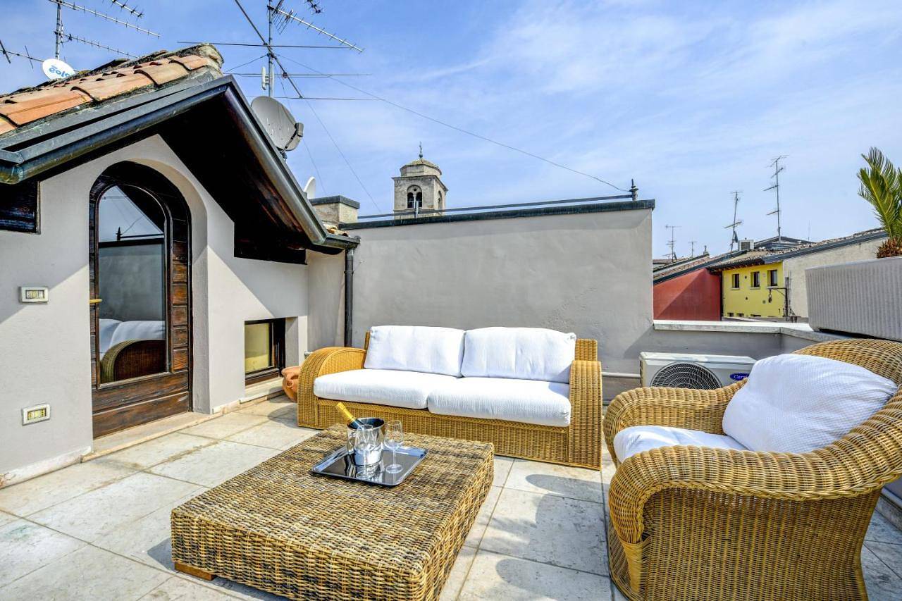 Prestige Suite Sirmione in Sirmione, Gardasee-Berge