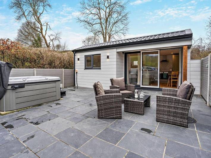 Cottage for 2 people, with hot tub and garden, with pets in Aberaeron