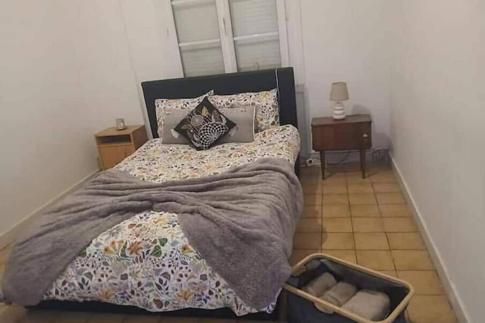 Entire apartment, 2-bedroom apartment with garden in Saint-Pierre-des-Corps, near train station in Saint-Pierre-des-Corps, Tours region