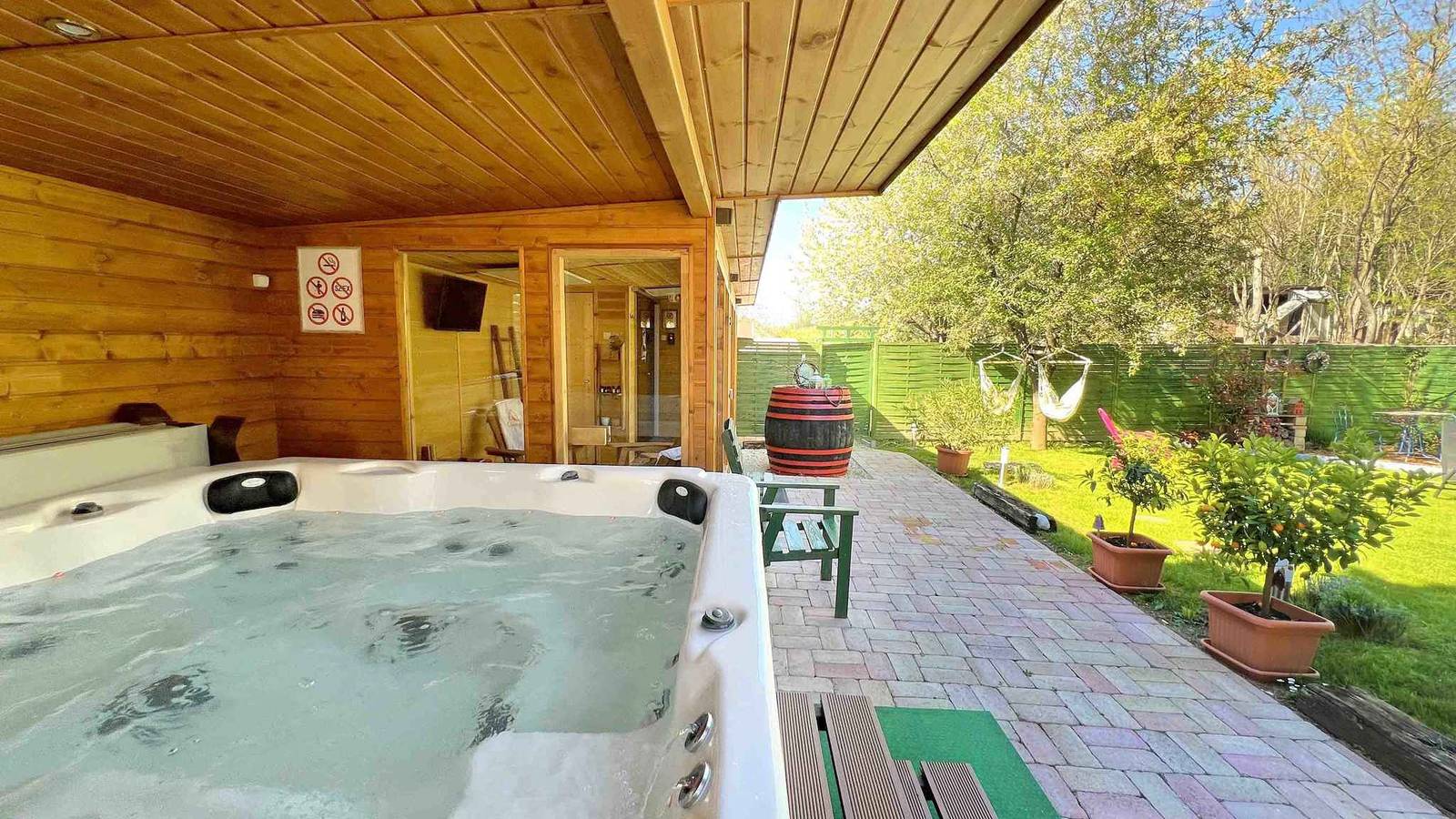 Ferienhaus mit liebevoller Einrichtung, Whirlpool und Sauna  in Kőröshegy, Plattensee Südufer