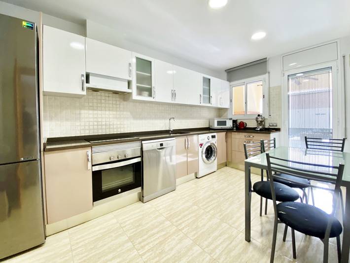 Location de vacances pour 8 personnes, avec terrasse et jardin dans Les Tres Cales - 2