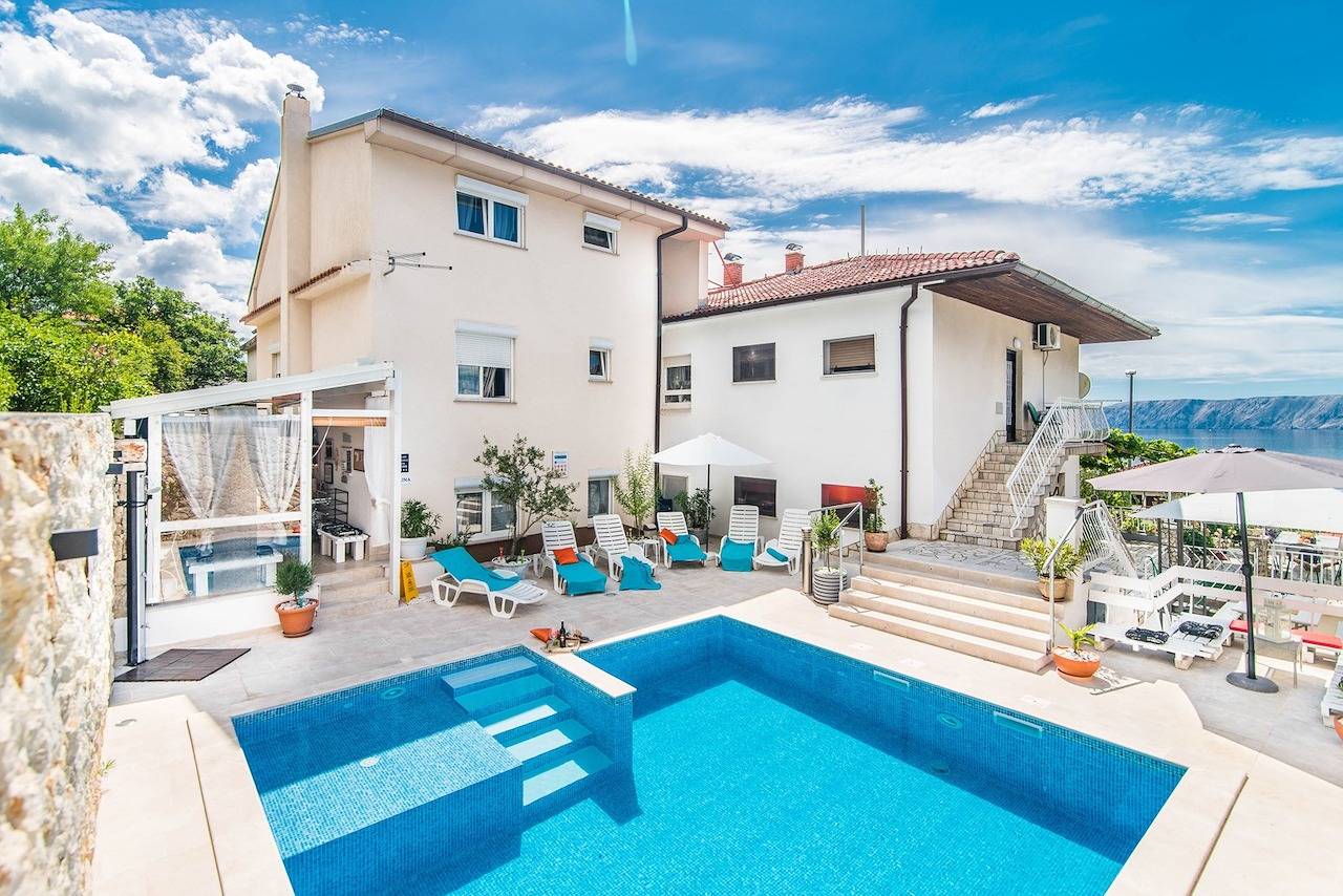 Ganze Wohnung, Studio A mit Gemeinschaftspool und Meerblick
 in Novi Vinodolski, Primorje-Gorski Kotar