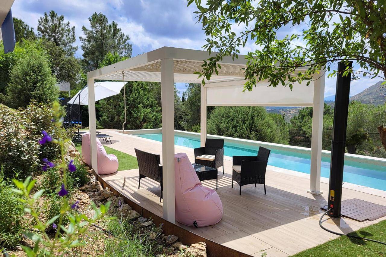 Casa rural con piscina y vistas espectaculares in Robledo de Chavela, Provincia de Madrid
