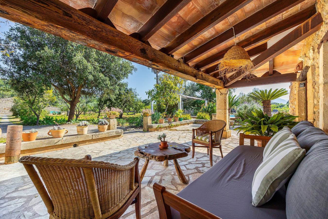 Villa 'Can Tonet' mit Bergblick, Wi-Fi und Klimaanlage in Port de Pollença, Pollença