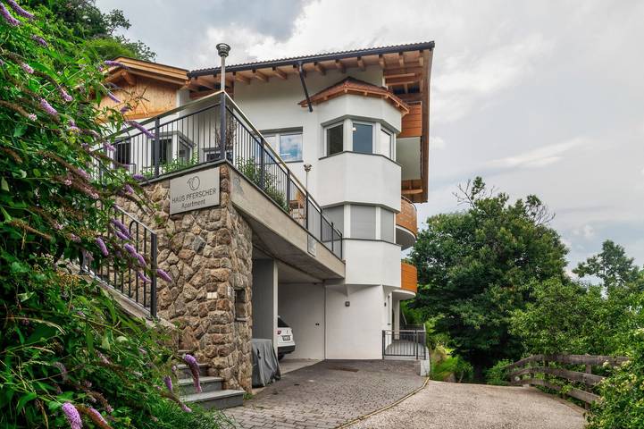 Ganze Wohnung, Ferienwohnung 'Pferscher - Apt Kastanienbaum' mit Bergblick, Gemeinschaftsterrasse und WLAN in Barbian, Sarntaler Alpen