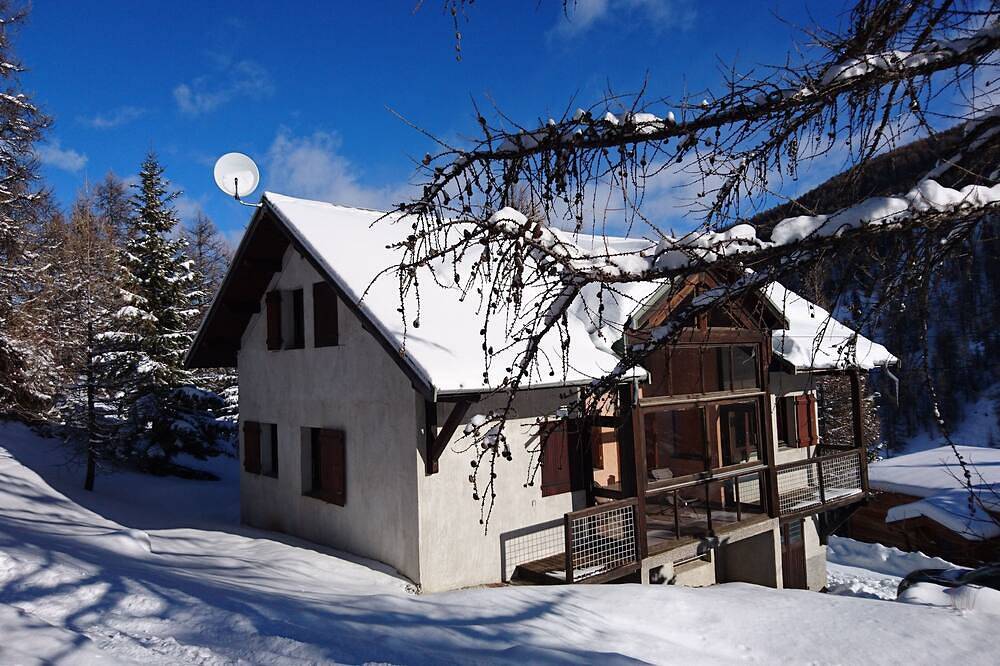 Chalet am Fuße der Pisten und 5 Minuten von Geschäften und Skischule in Vars, Briançon und Umgebung