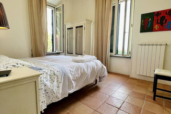 Appartement entier, Portion de villa Liberty avec jardin à 200m de la mer et du centre de Silvi in Silvi, Côte Adriatique Abruzzes