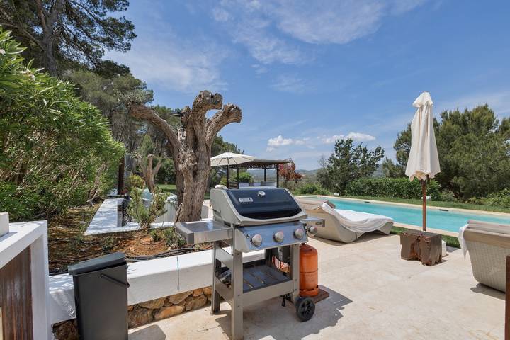 Beautiful luxury villa in Ibiza with Wi-Fi and air conditioning in Santa Eulària des Riu, East Ibiza