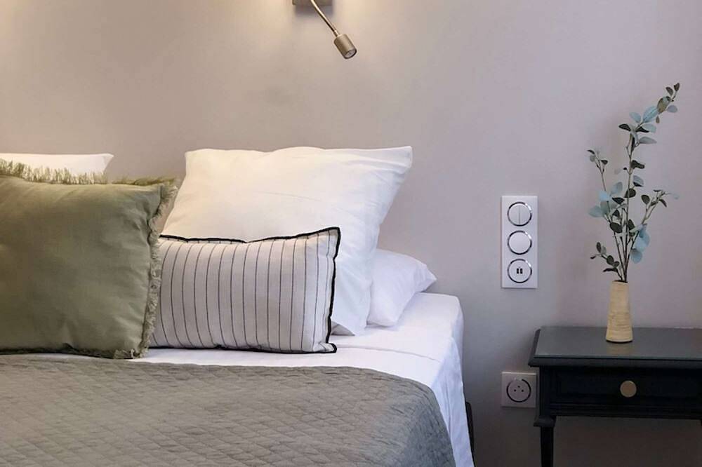 Appartement entier, Studio appartement au deuxième étage côté rue in Sète, Côte méditerranéenne (France)