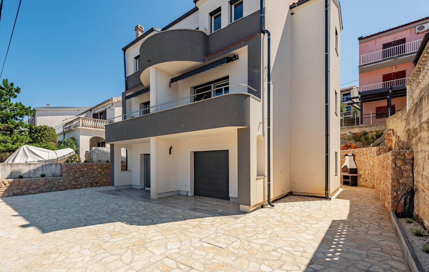 Ganze Ferienwohnung, Ferienwohnung für 3 Personen mit Garten in Cesarica, Naturpark Velebit