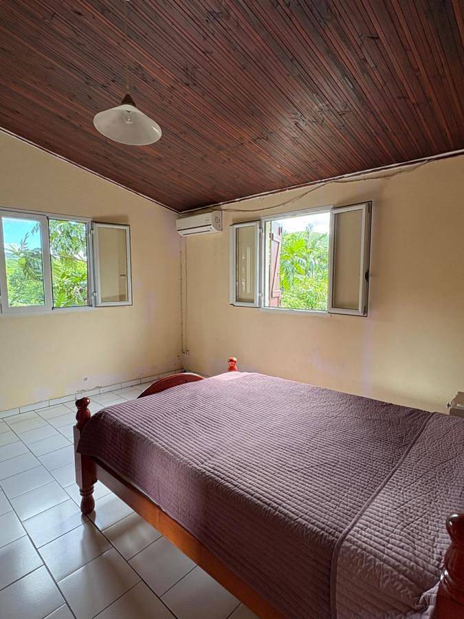 Gîte pour 2 personnes, avec vue ainsi que balcon et jardin dans Plage de Grande Anse - 4
