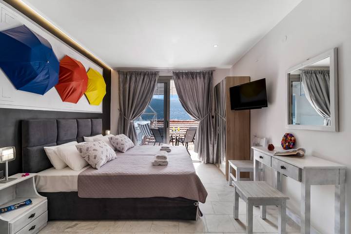 Vacation rental for 3 people, with sauna and children pool as well as yard, with pets in Lefkada