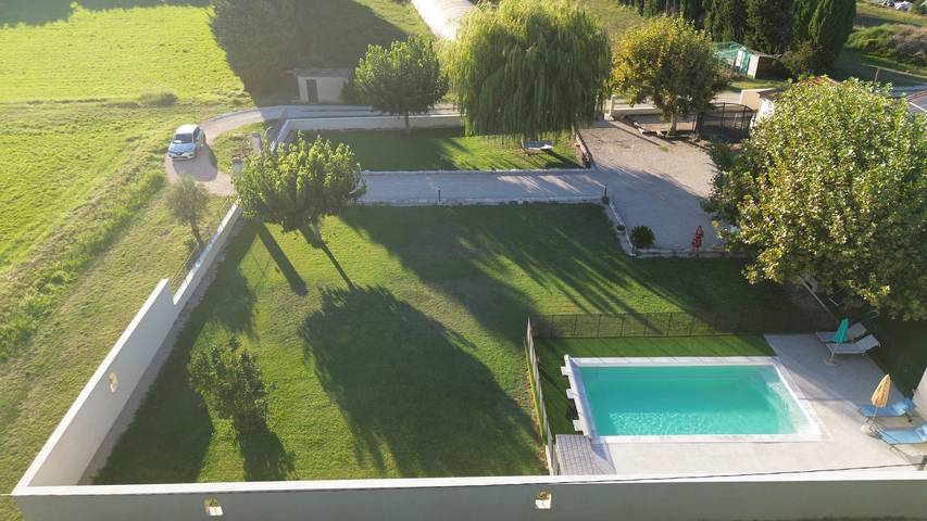 Villa voor 6 personen, met tuin en terras in Eyragues