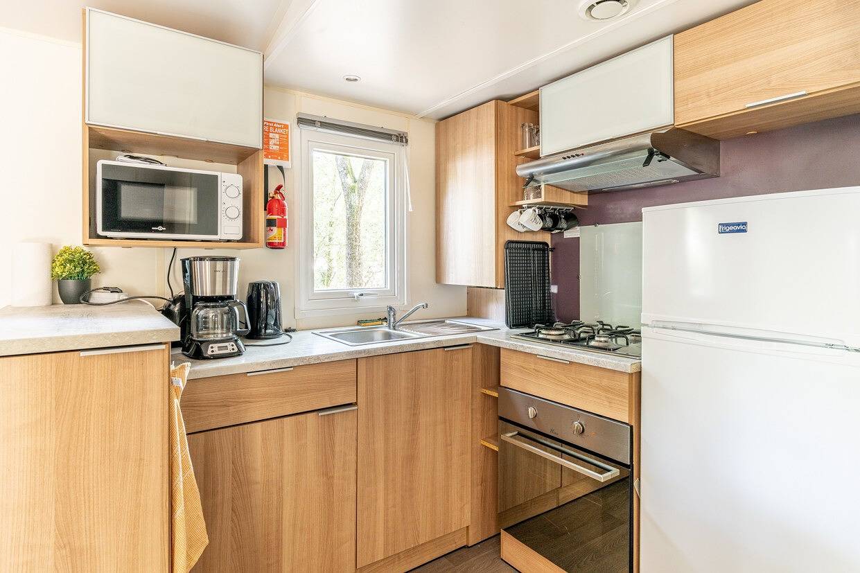 Mobilheim '8 Personnes' mit Gemeinschaftspool und privater Terrasse in Saint-Brevin-les-Pins, Côte de Jade