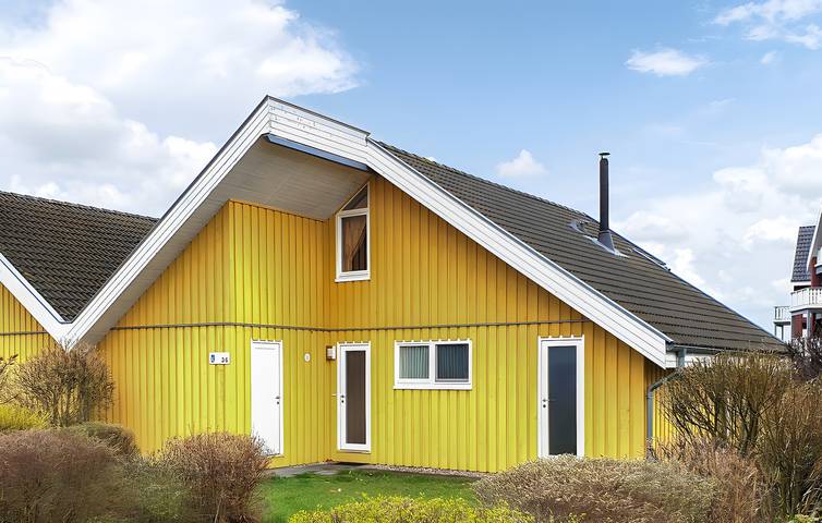 Ferienhaus für 6 Personen, mit Balkon und Whirlpool sowie Garten und Sauna in Rechlin